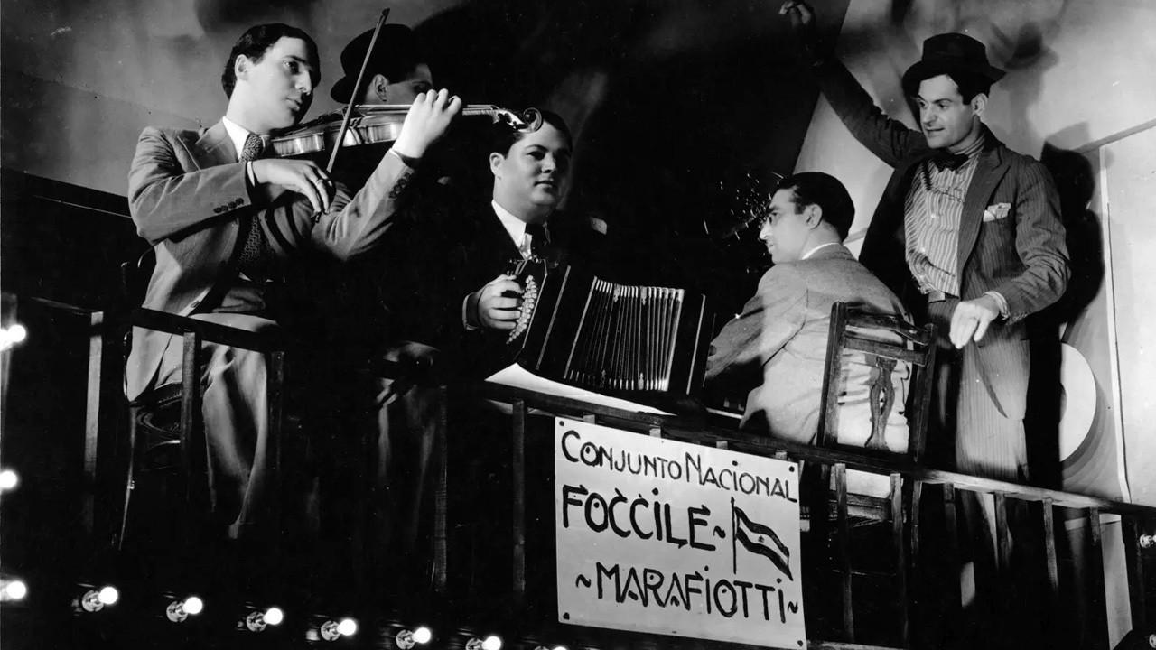 Los Tres Berretines 1933 movie scene