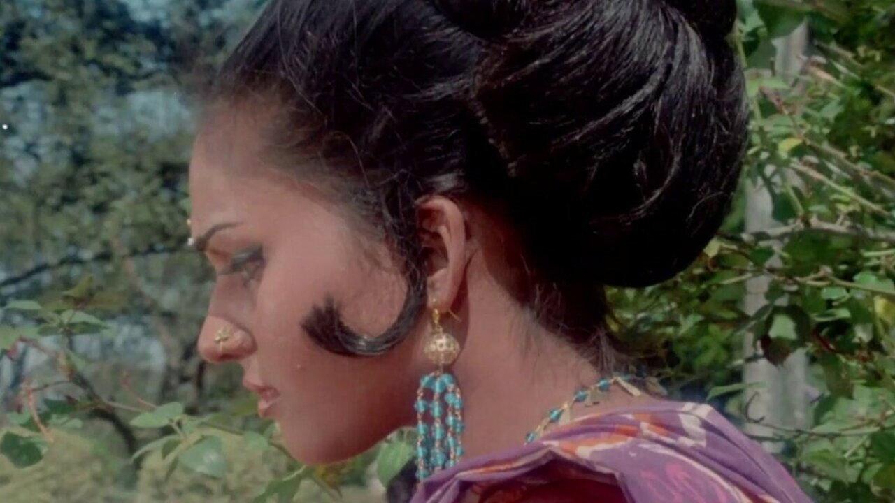 Nai Duniya Naye Log 1973 movie scene