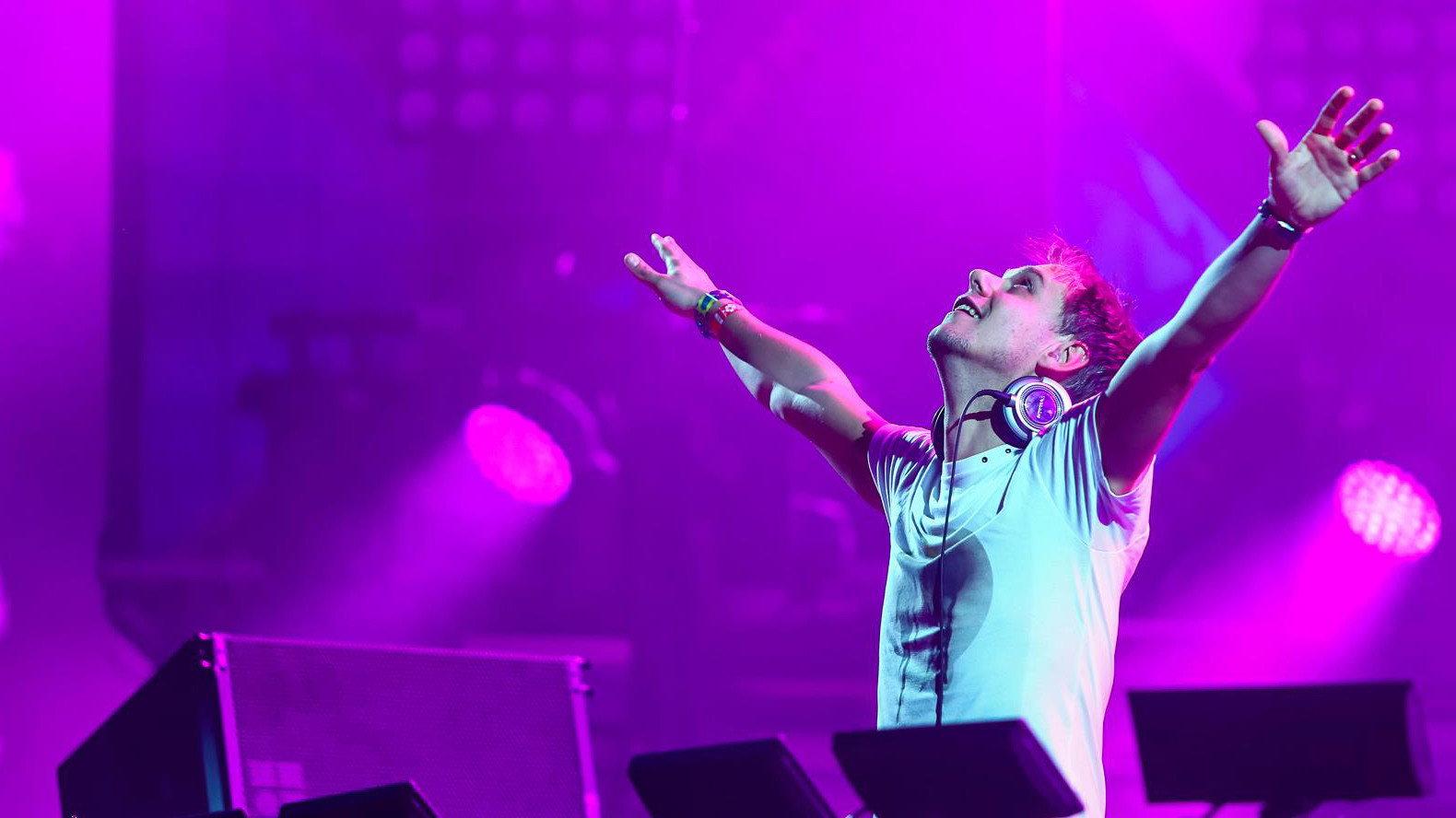 Armin van Buuren: The music videos 1997 - 2009 2010 movie scene