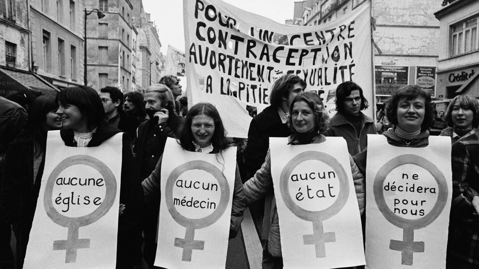 Simone Veil, une loi au nom des femmes 2010 movie scene