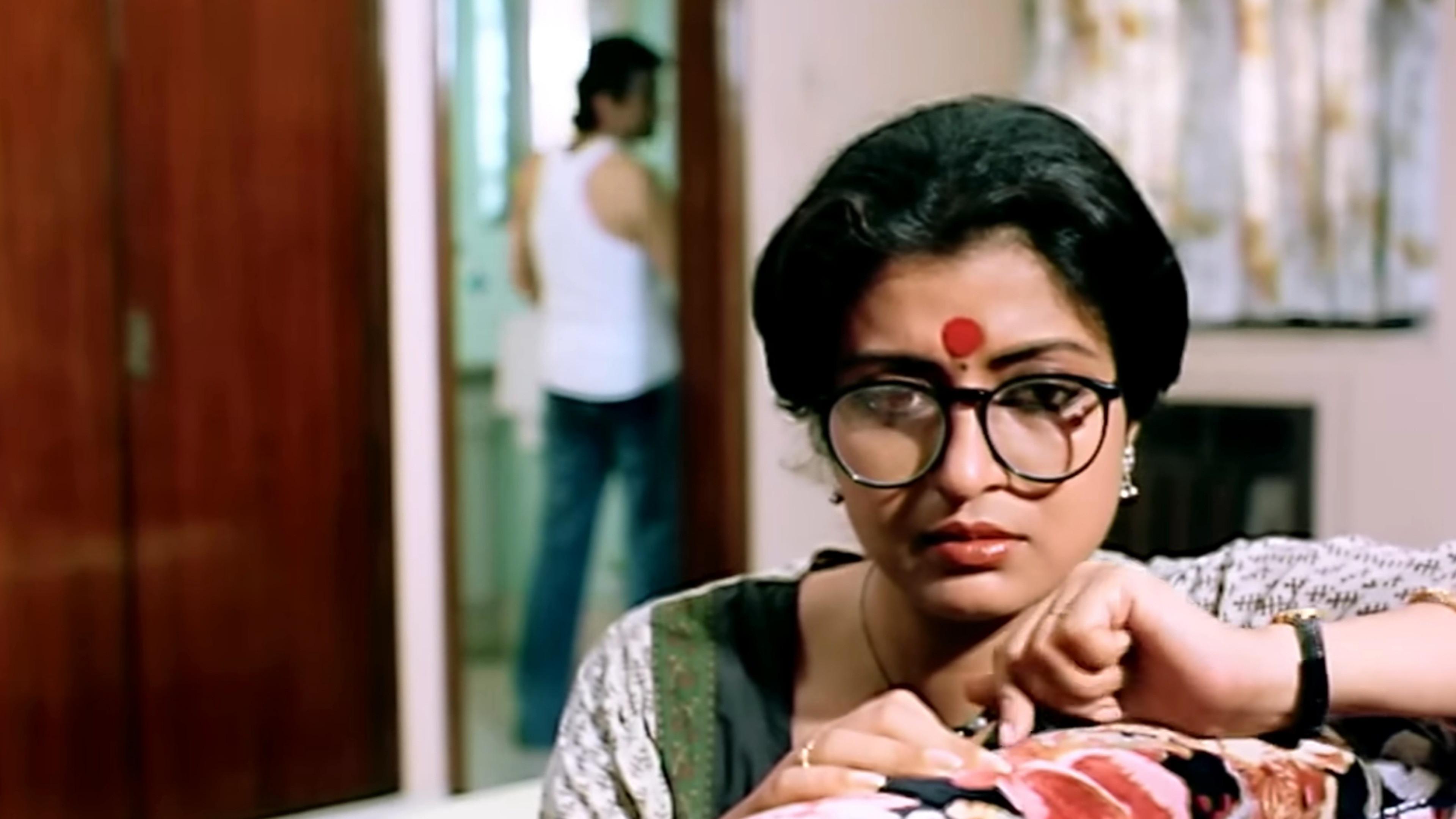 Unishe April 1994 movie scene