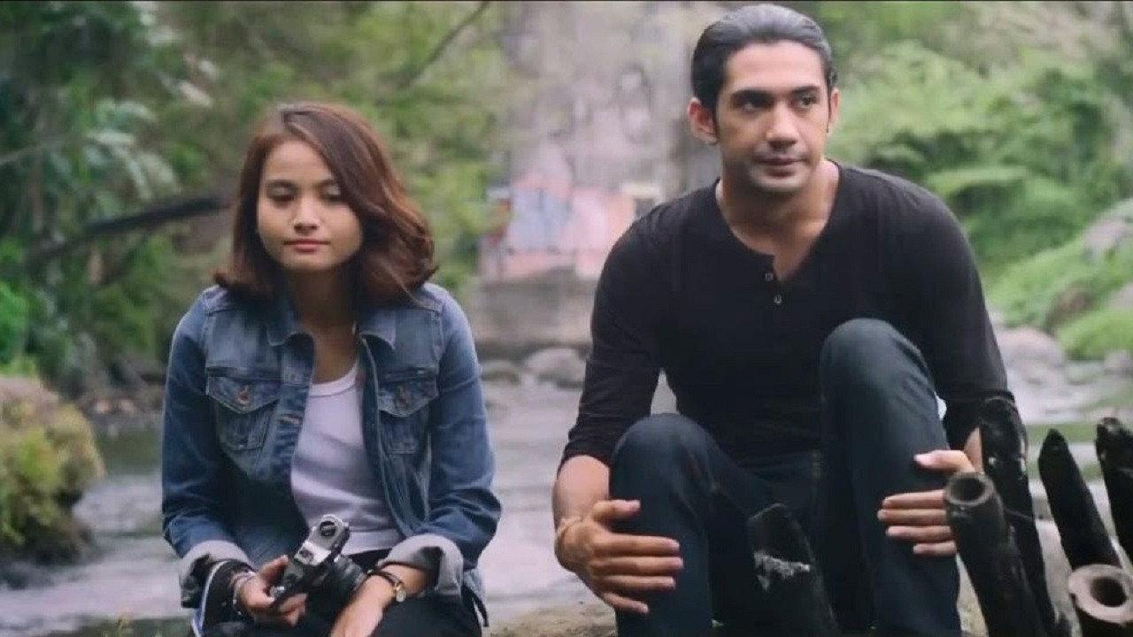 Strawberry Surprise 2014 movie scene