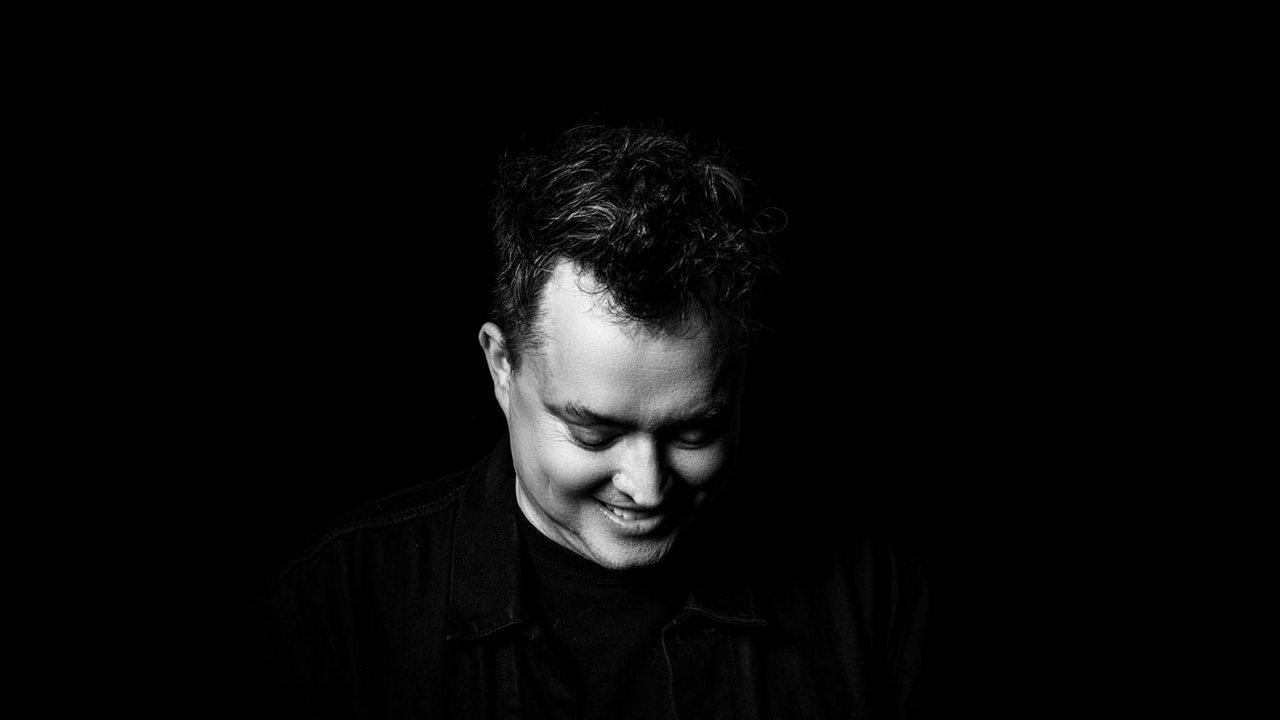 Mike Ward : Noir 2023 movie scene
