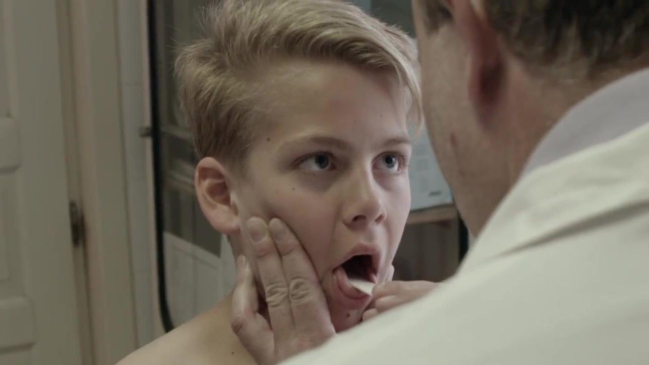 Examination 2016 movie scene