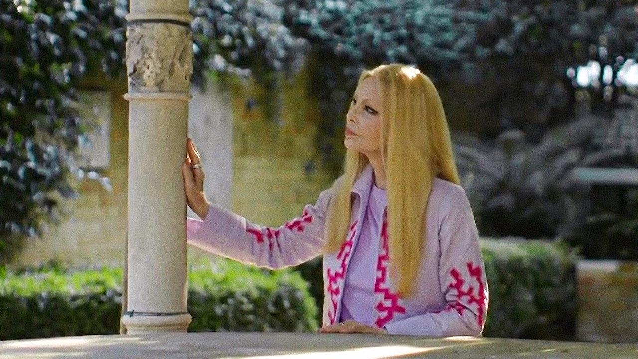 A modo mio - Patty Pravo 2024 movie scene