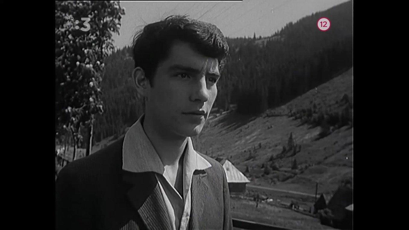 Cradle 1964 movie scene