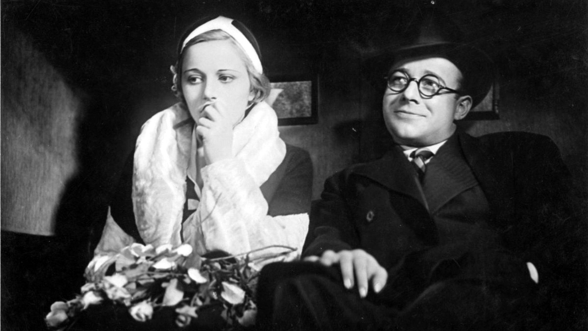 The Man in Search of His Murderer 1931 movie scene