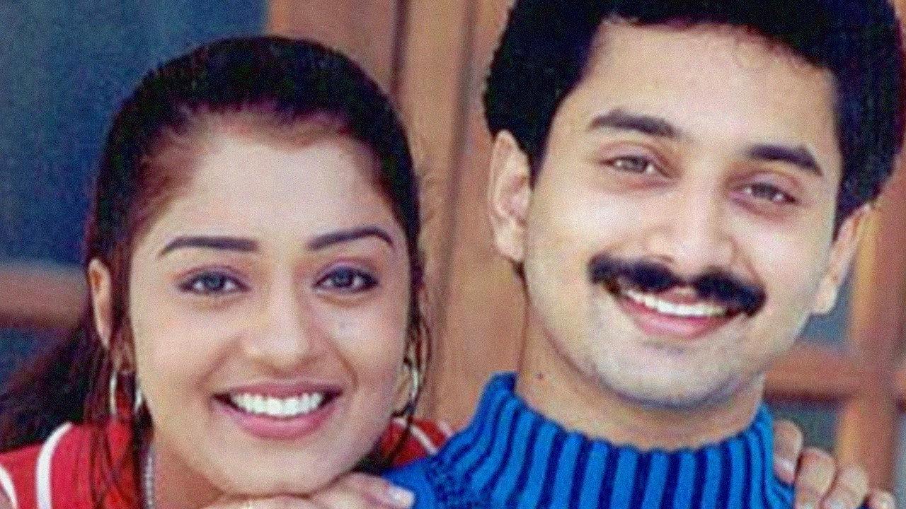 Kaiyethum Doorath 2002 movie scene