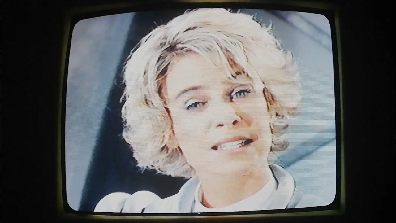 Annie Brocoli dans l'espace 2001 movie scene