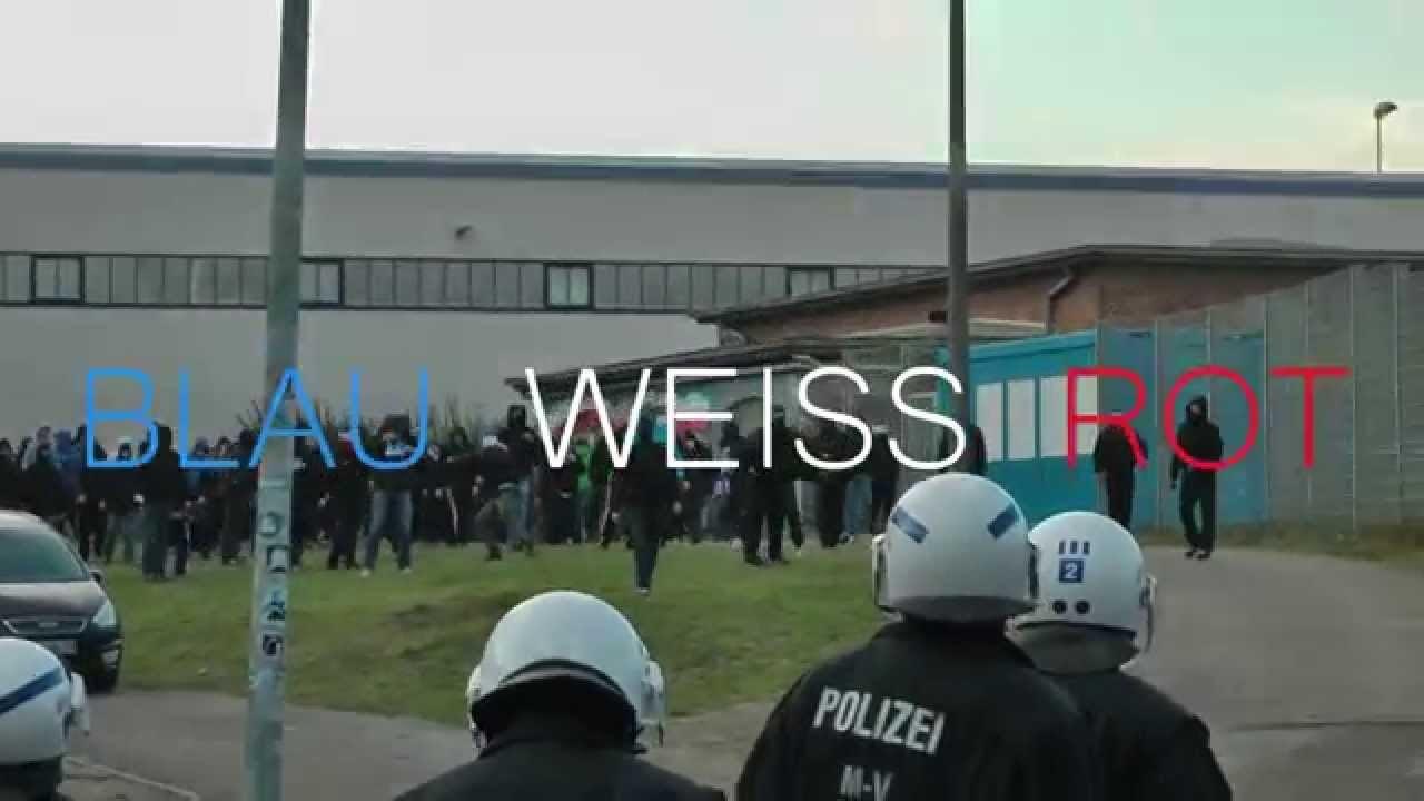 BlauWeissRot 2015 movie scene