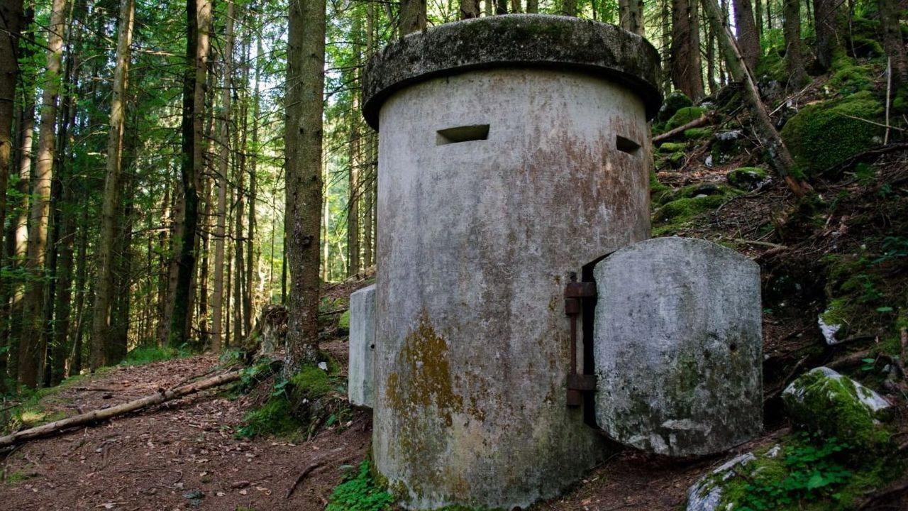 Die geheimen Bunker der DDR und der Schweiz 2013 movie scene