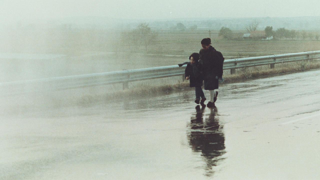 Landscape in the Mist 1988 movie scene