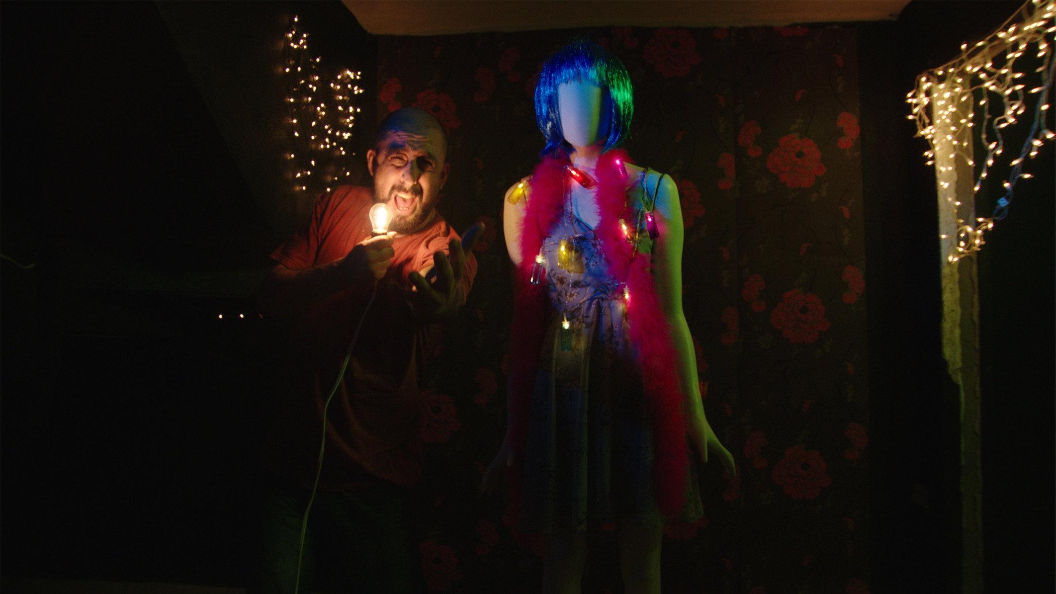 El olor de la primavera 2020 movie scene