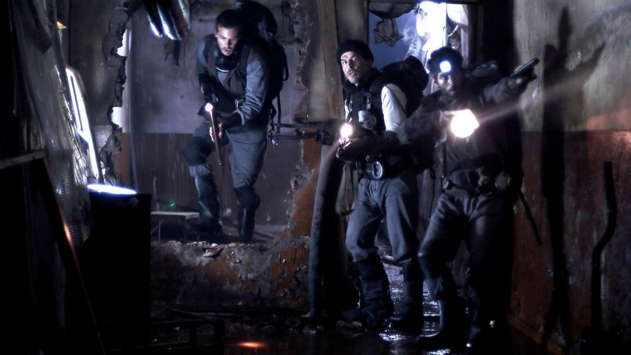 The Dark Hour 2006 movie scene