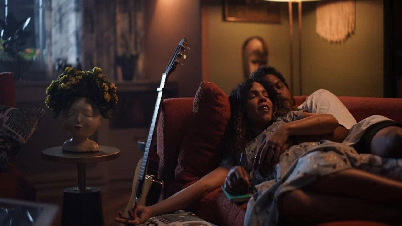 La corta vida de las flores 2026 movie scene