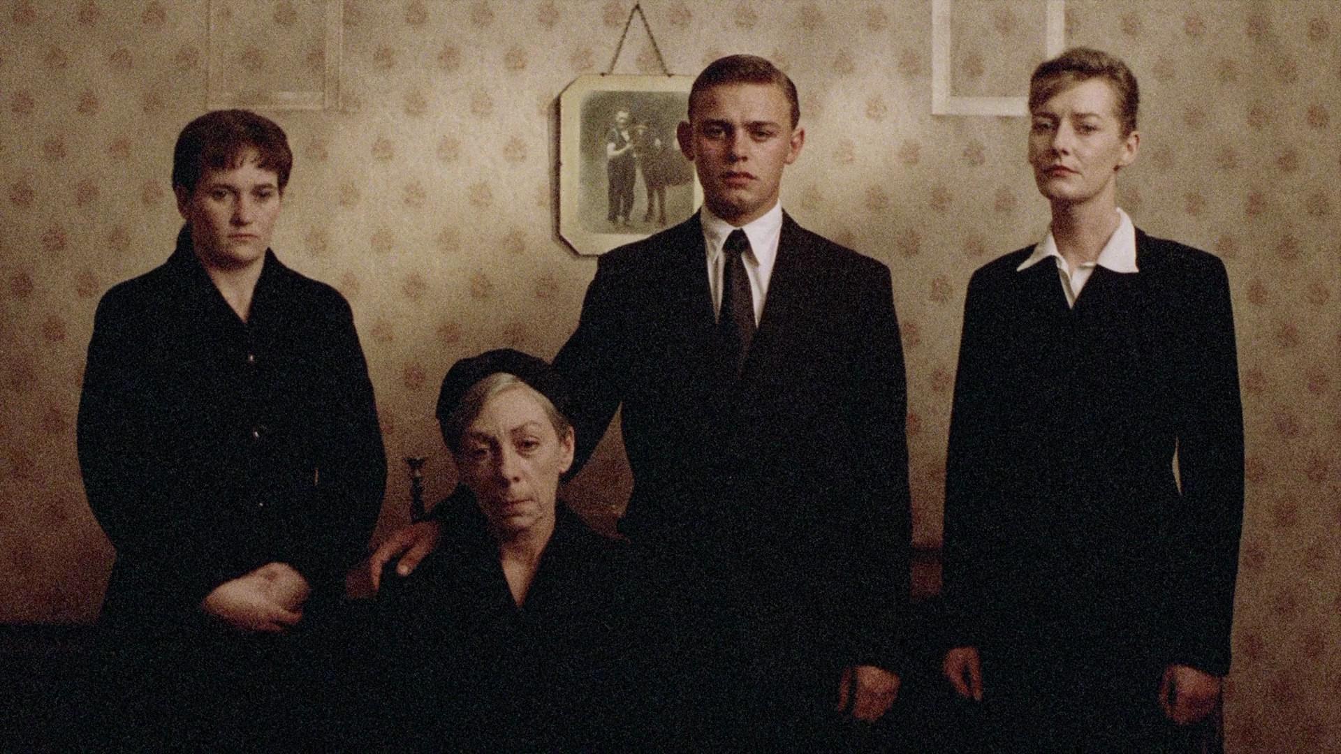 Distant Voices, Still Lives 1988 movie scene