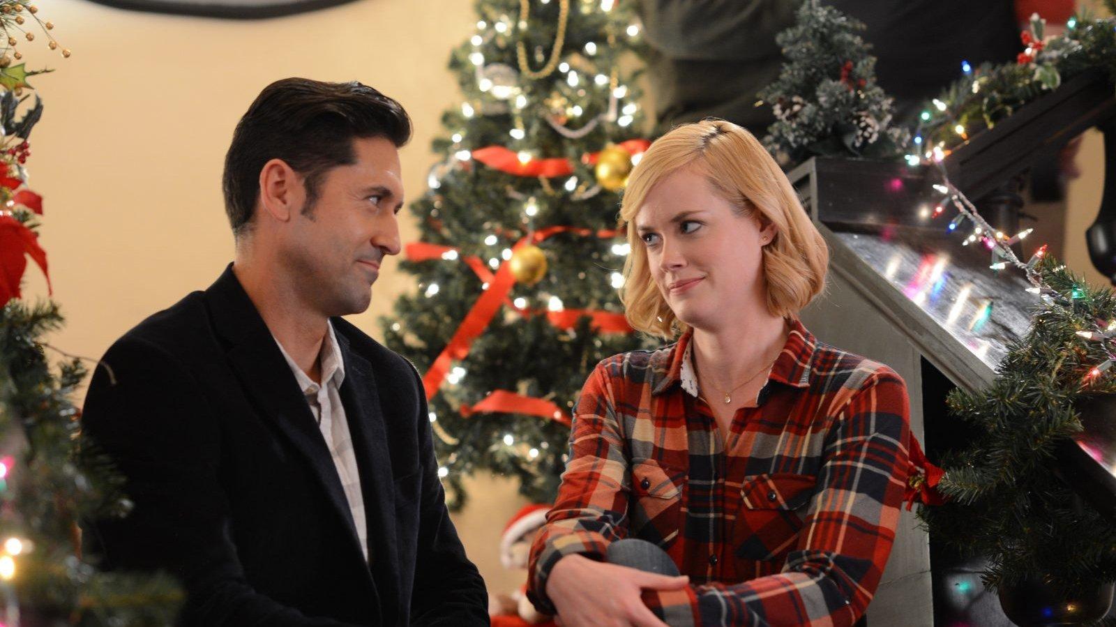 A Christmas in Vermont 2016 movie scene