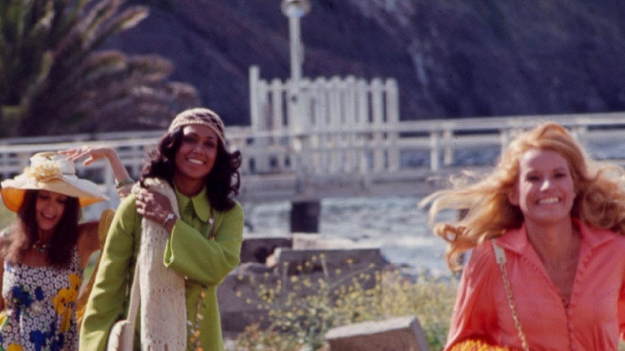 Five Desperate Women 1971 movie scene