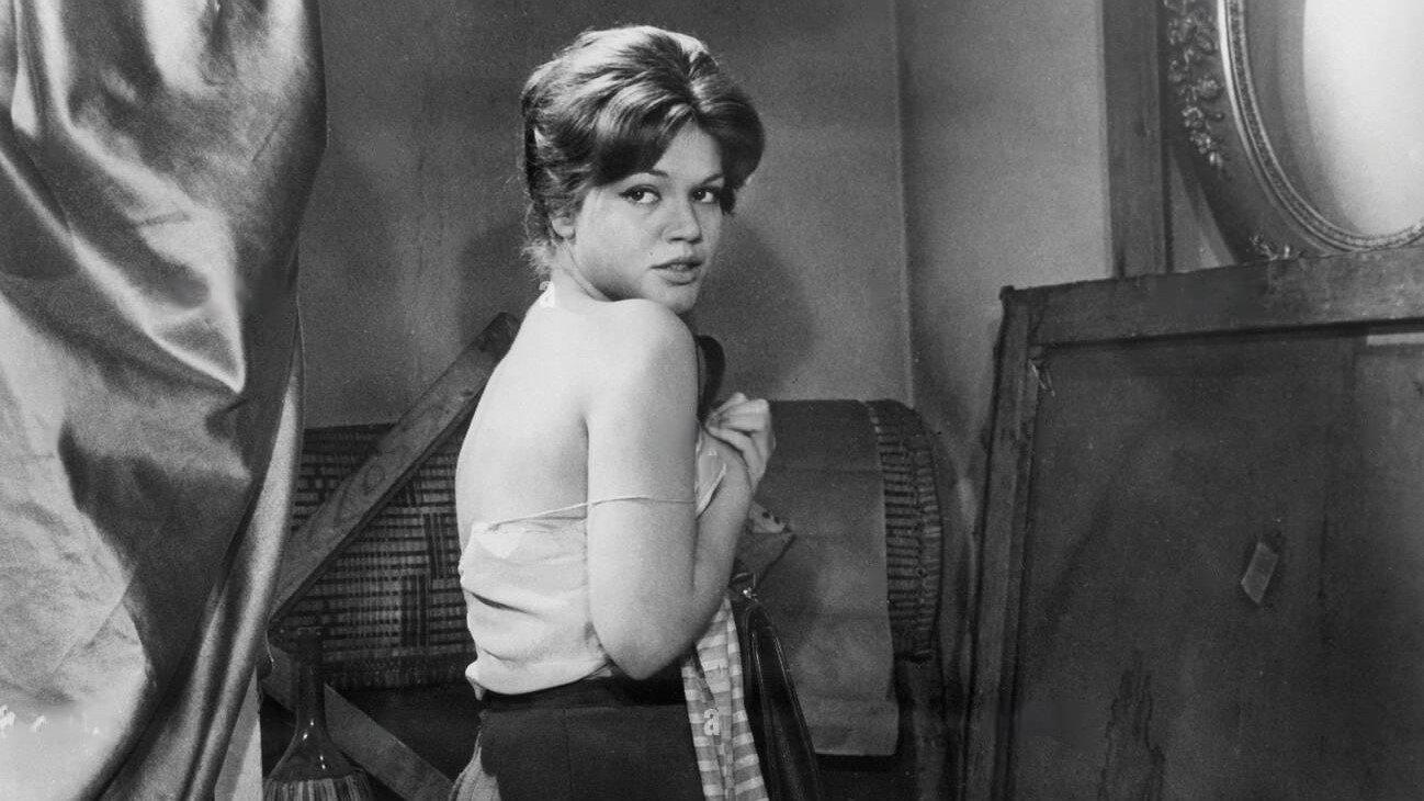 Run with the Devil 1960 movie scene