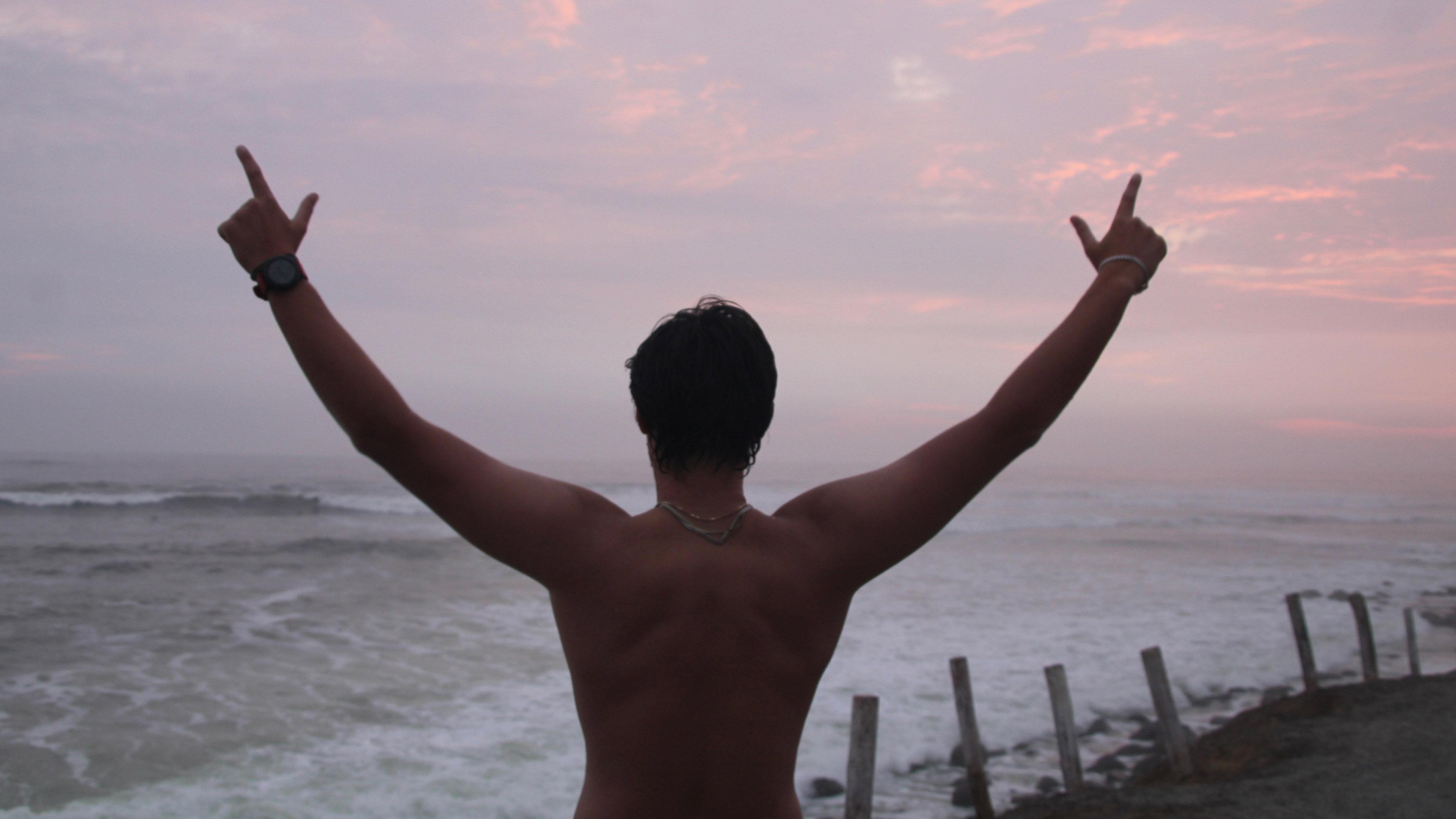 FEELING EVERY SUNSET 2023 movie scene