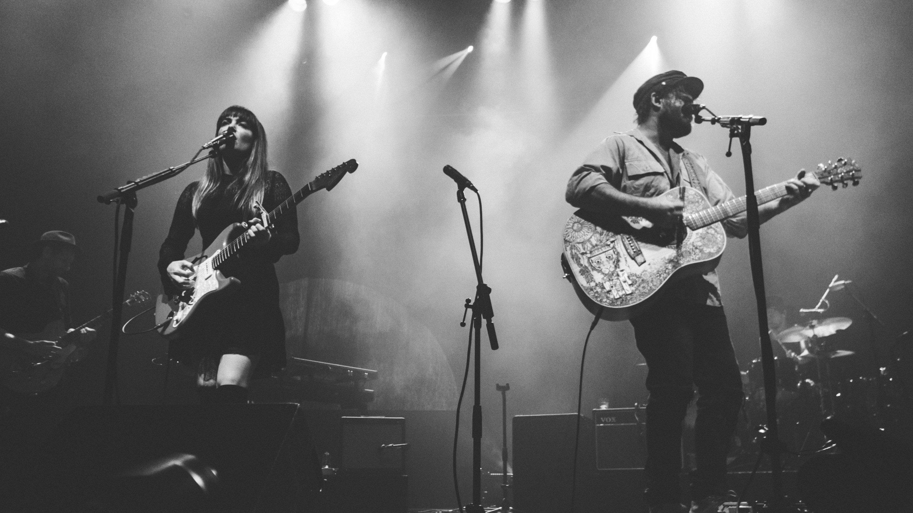 Angus & Julia Stone Live De Paris 2017 movie scene