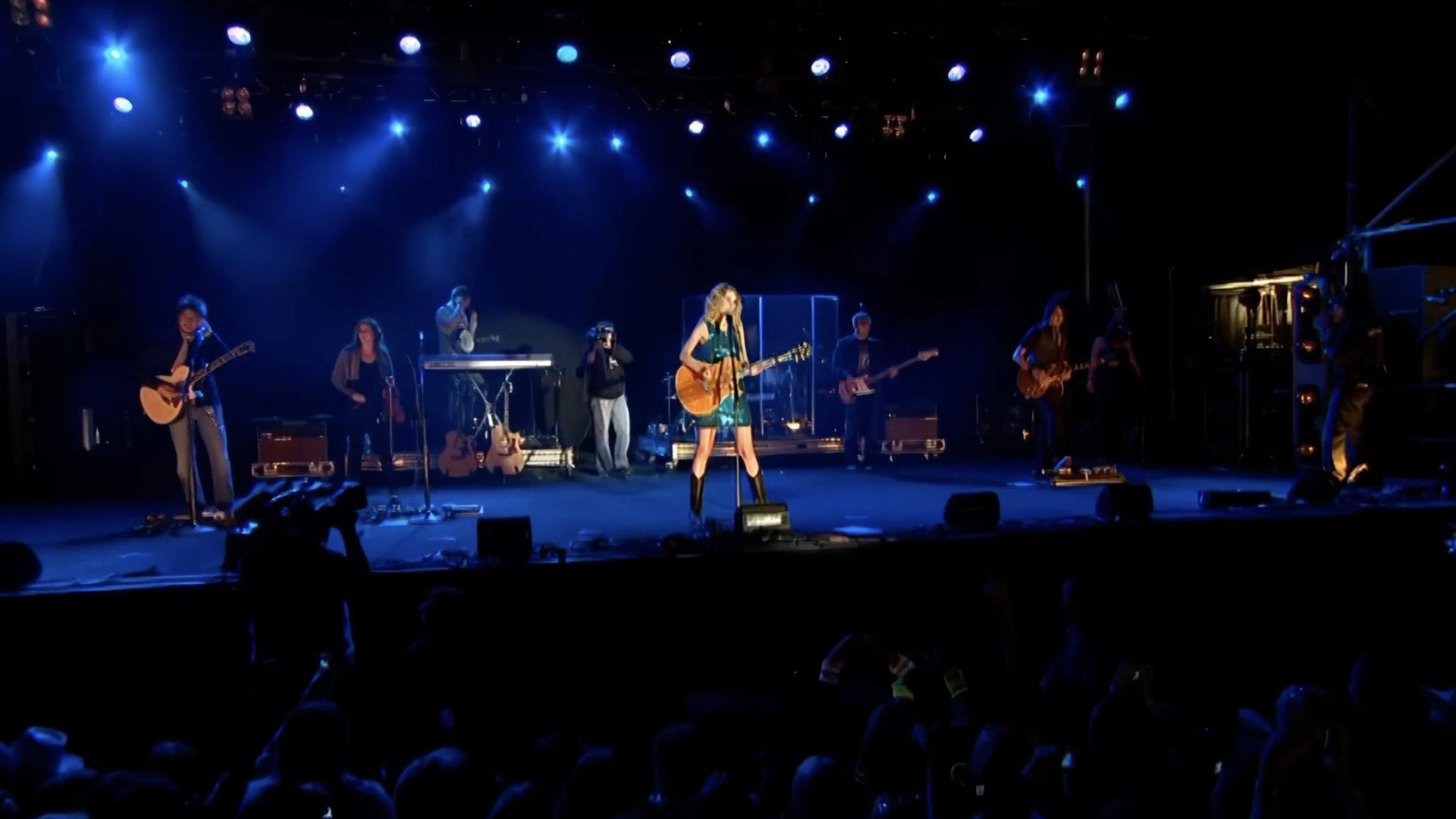 Taylor Swift: Live at CMC Rocks the Snowys 2009 movie scene