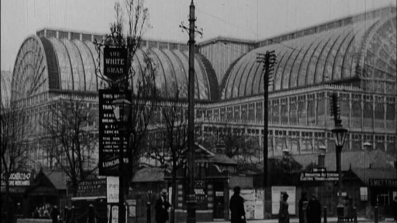 London's Outer Ring 1924 movie scene