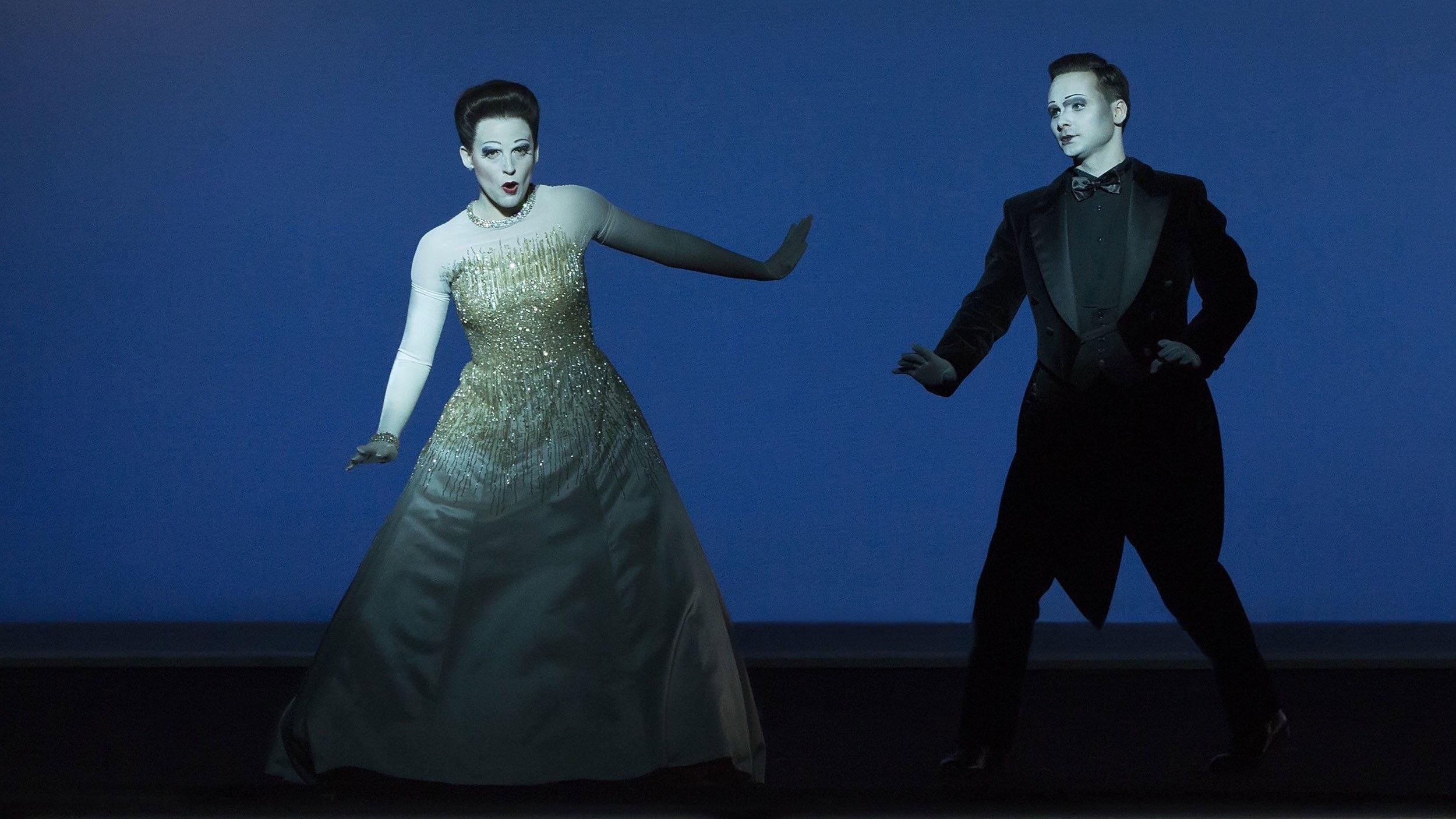 Verdi: La Traviata 2016 movie scene