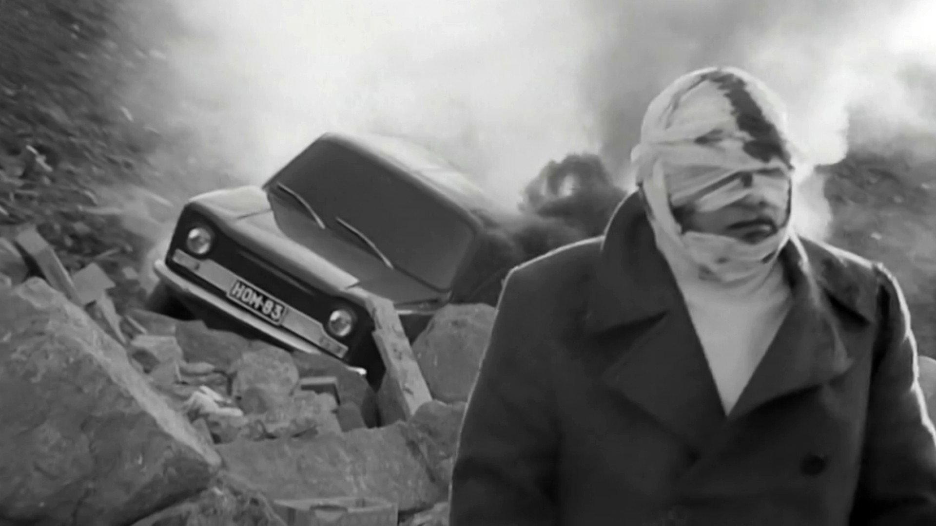 Karvat 1974 movie scene