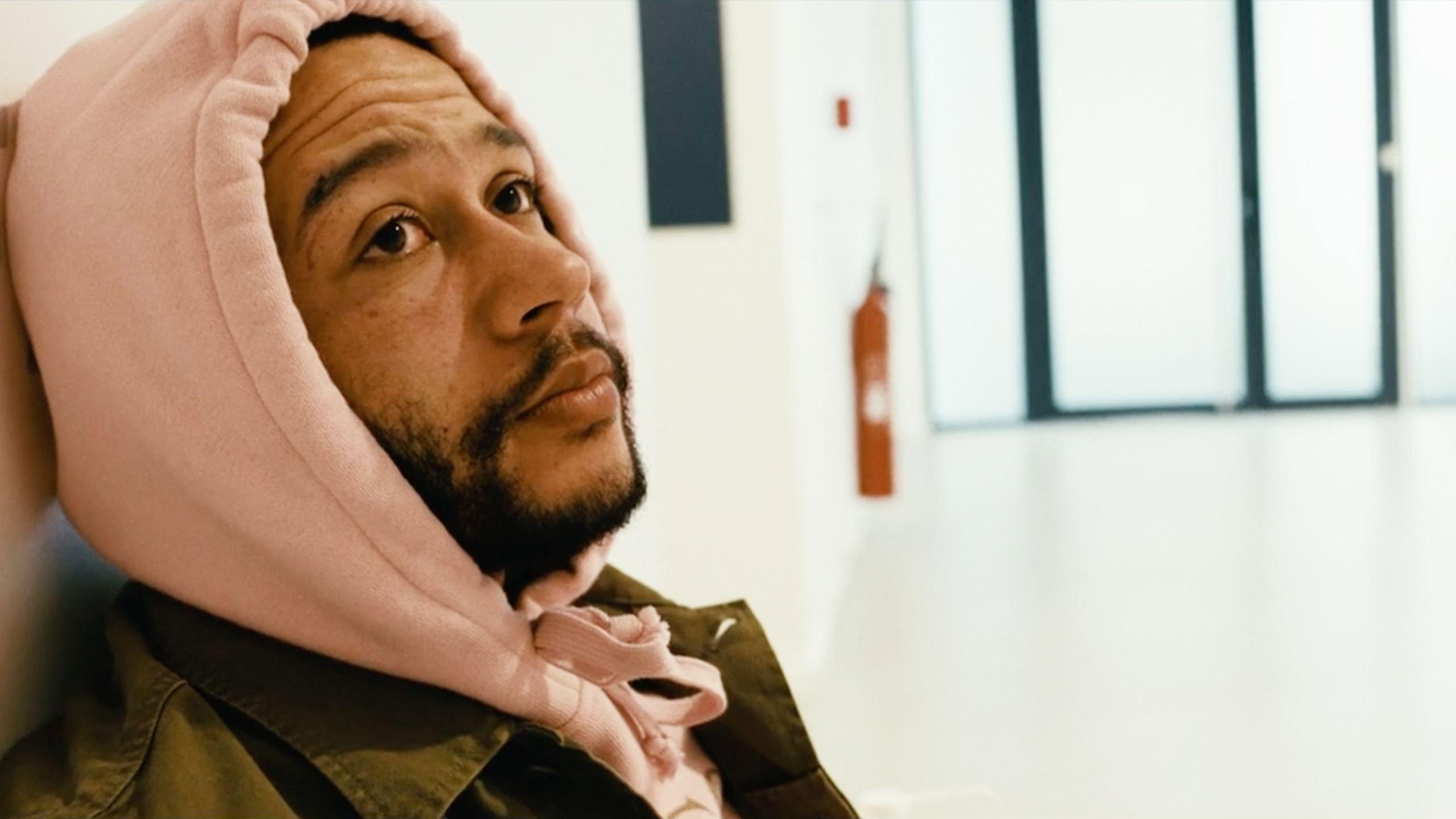 Memphis Depay - Met Beide Benen 2021 movie scene
