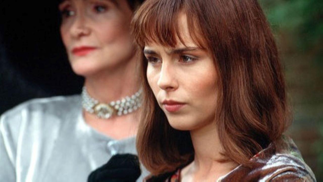 The Vacillations of Poppy Carew 1995 movie scene