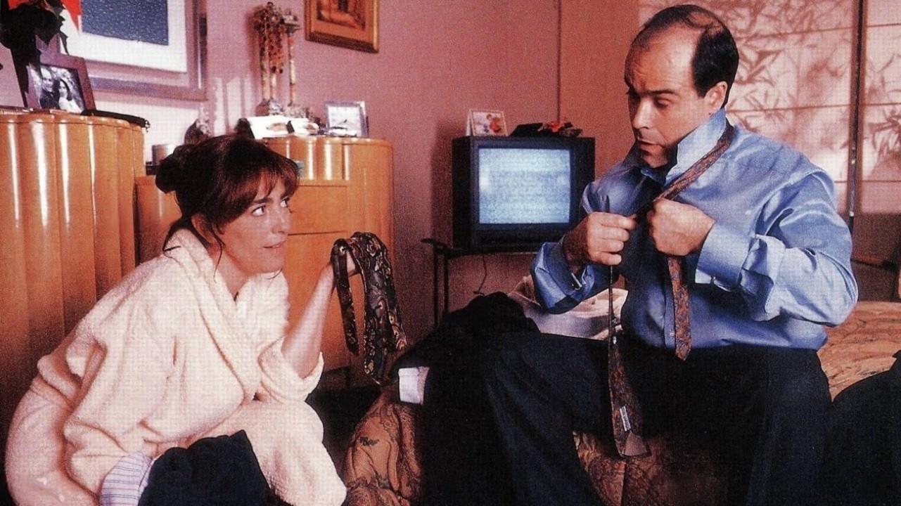 How to Be a Woman and Not Die in the Attempt 1991 movie scene