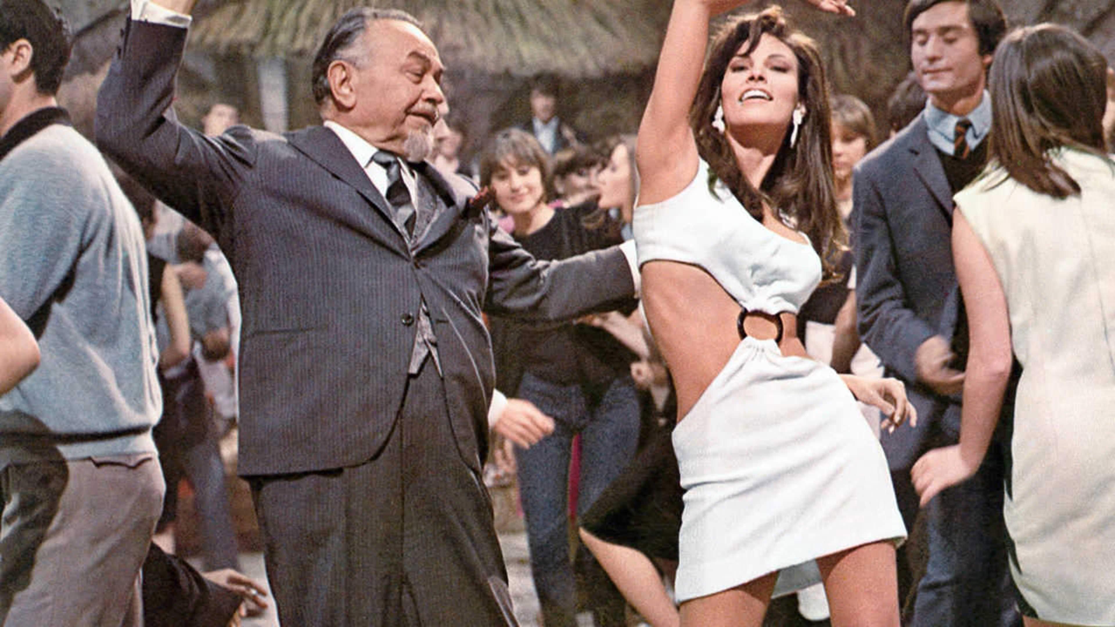 The Biggest Bundle of Them All 1968 movie scene