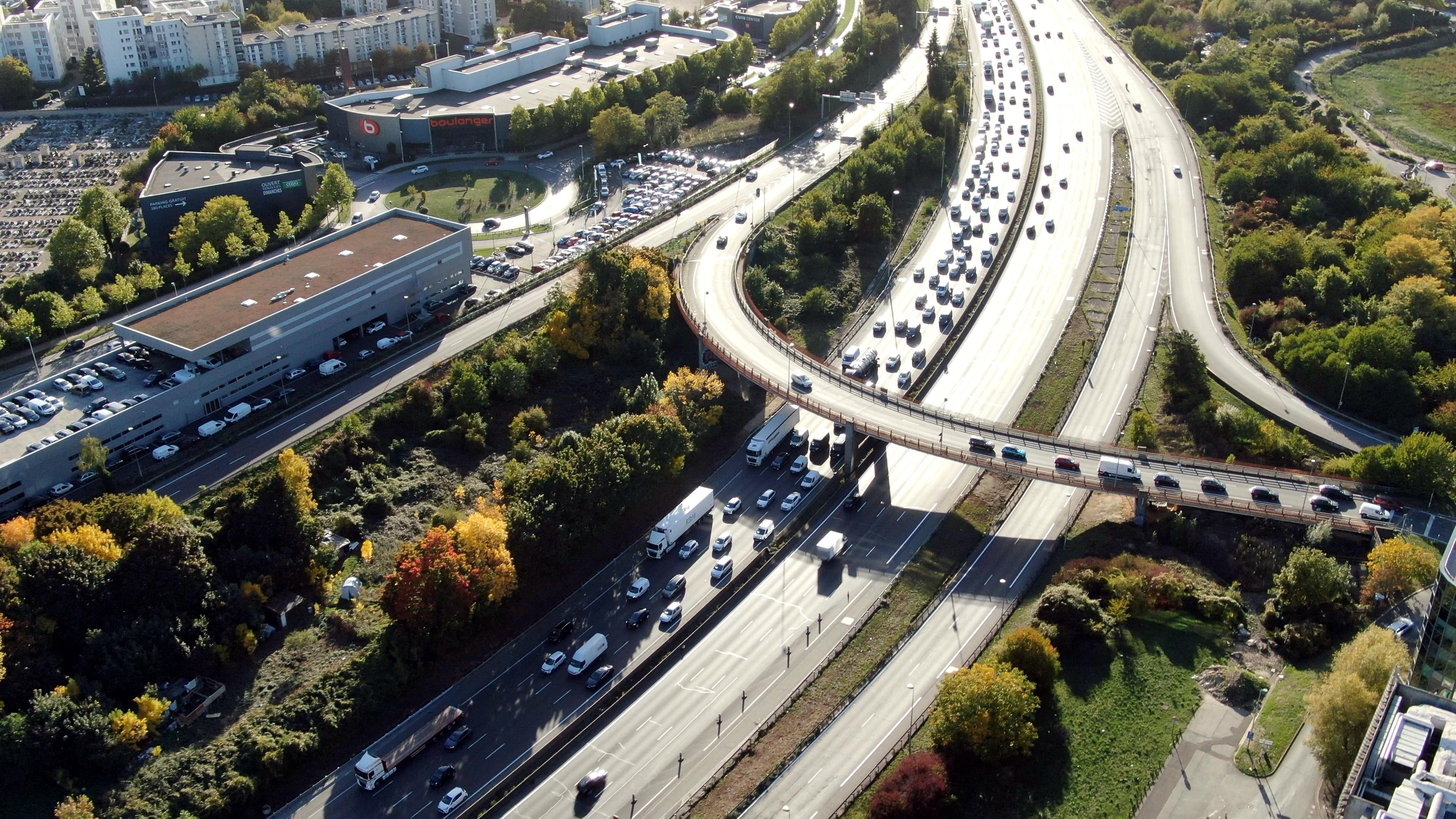La Vie sans voiture ? 2024 movie scene