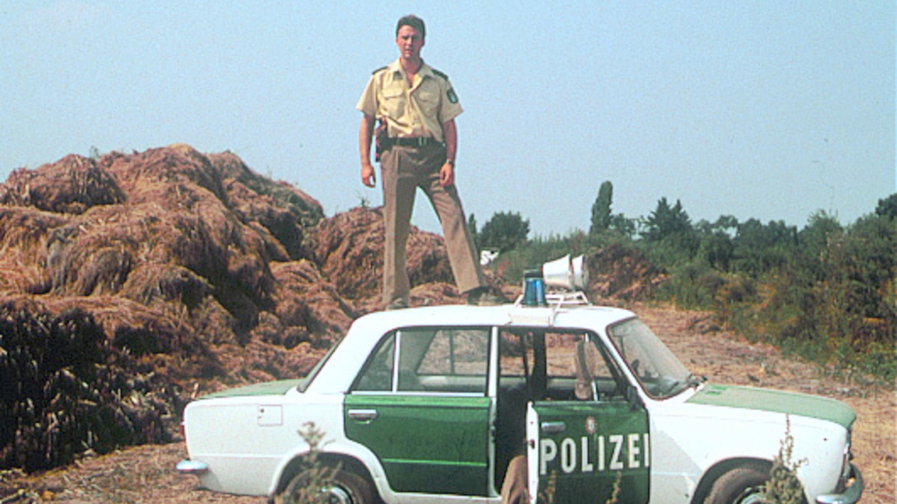 Happy Weekend 1996 movie scene