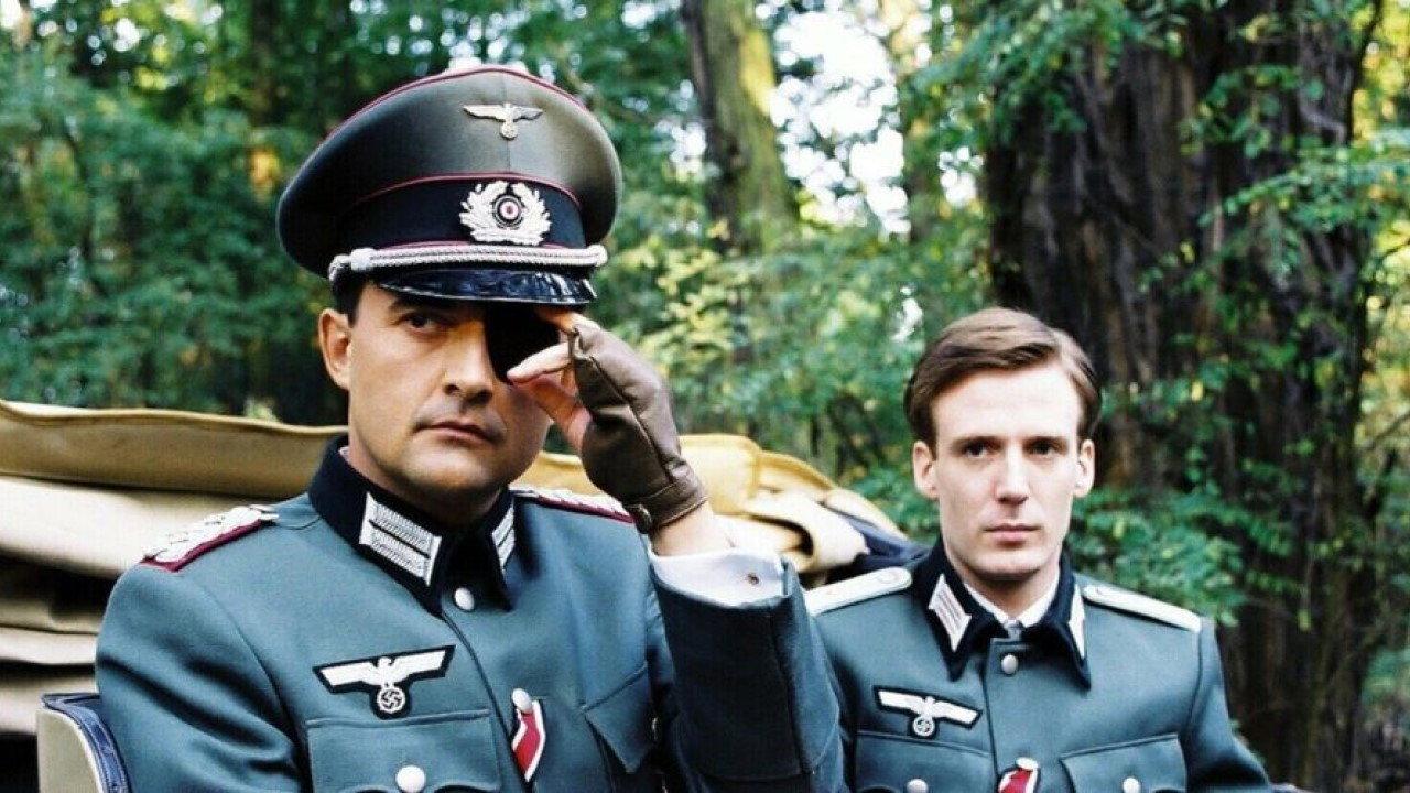 Die Stunde der Offiziere 2004 movie scene