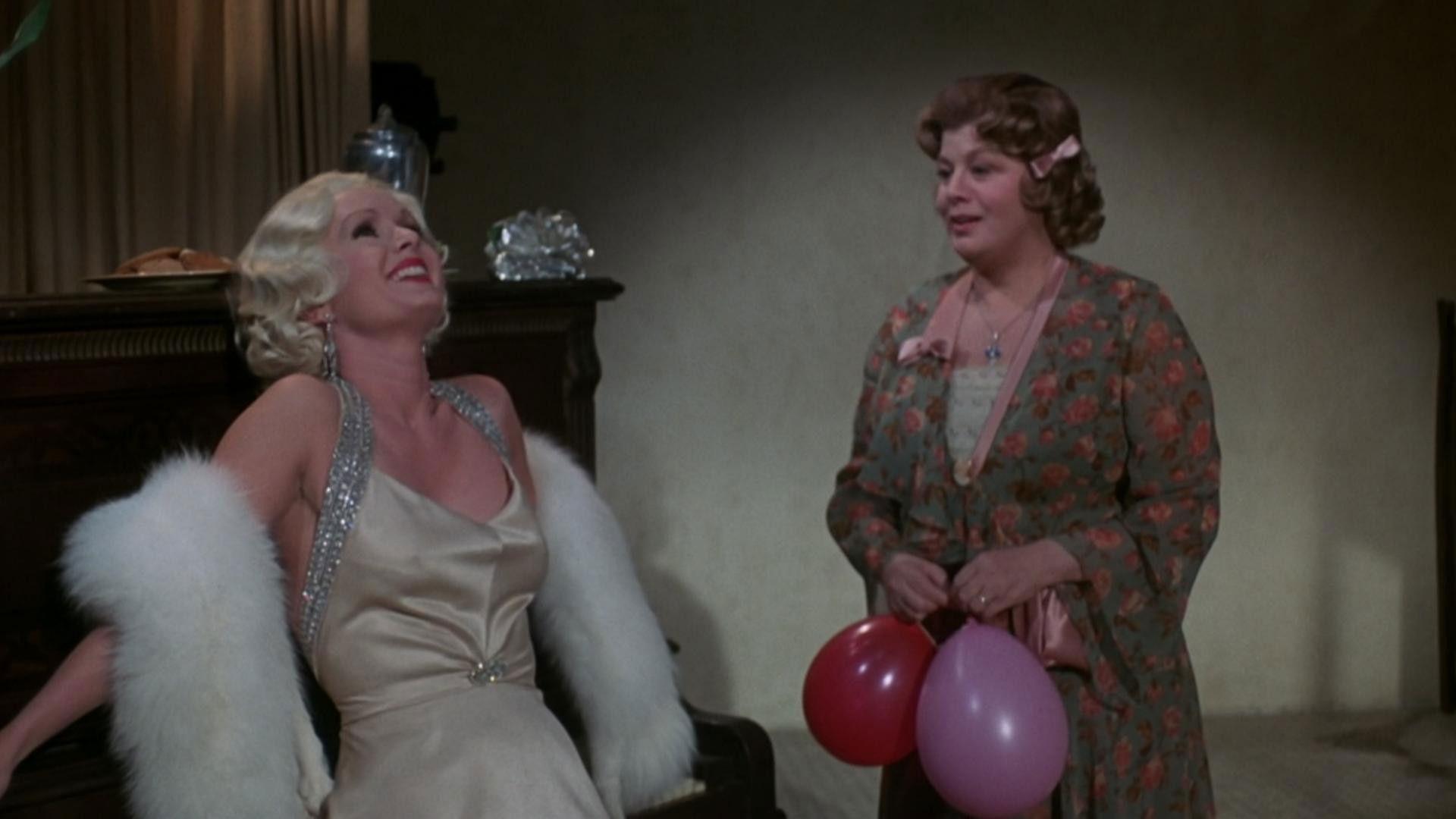 What's the Matter with Helen? 1971 movie scene