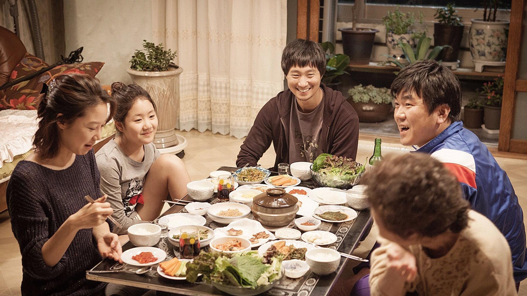 Boomerang Family 2013 movie scene