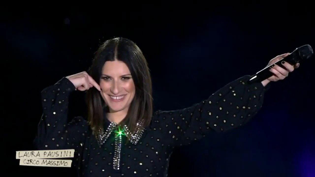 Laura Pausini - Fatti Sentire World Tour 2018 2018 movie scene