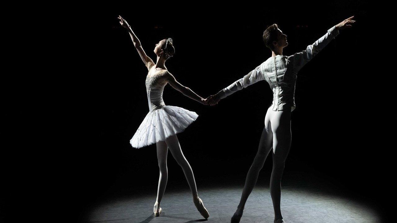 Bolshoi Ballet: Jewels 2022 movie scene
