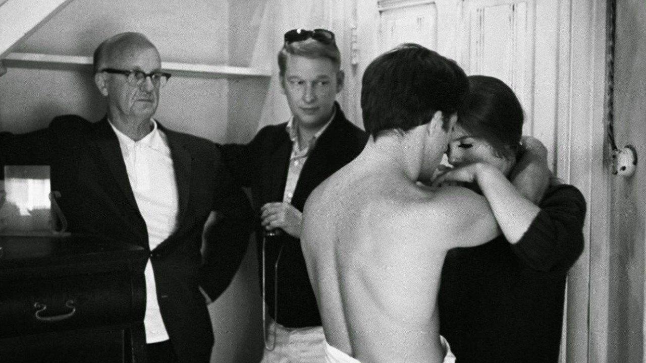 Students of 'The Graduate' 2007 movie scene