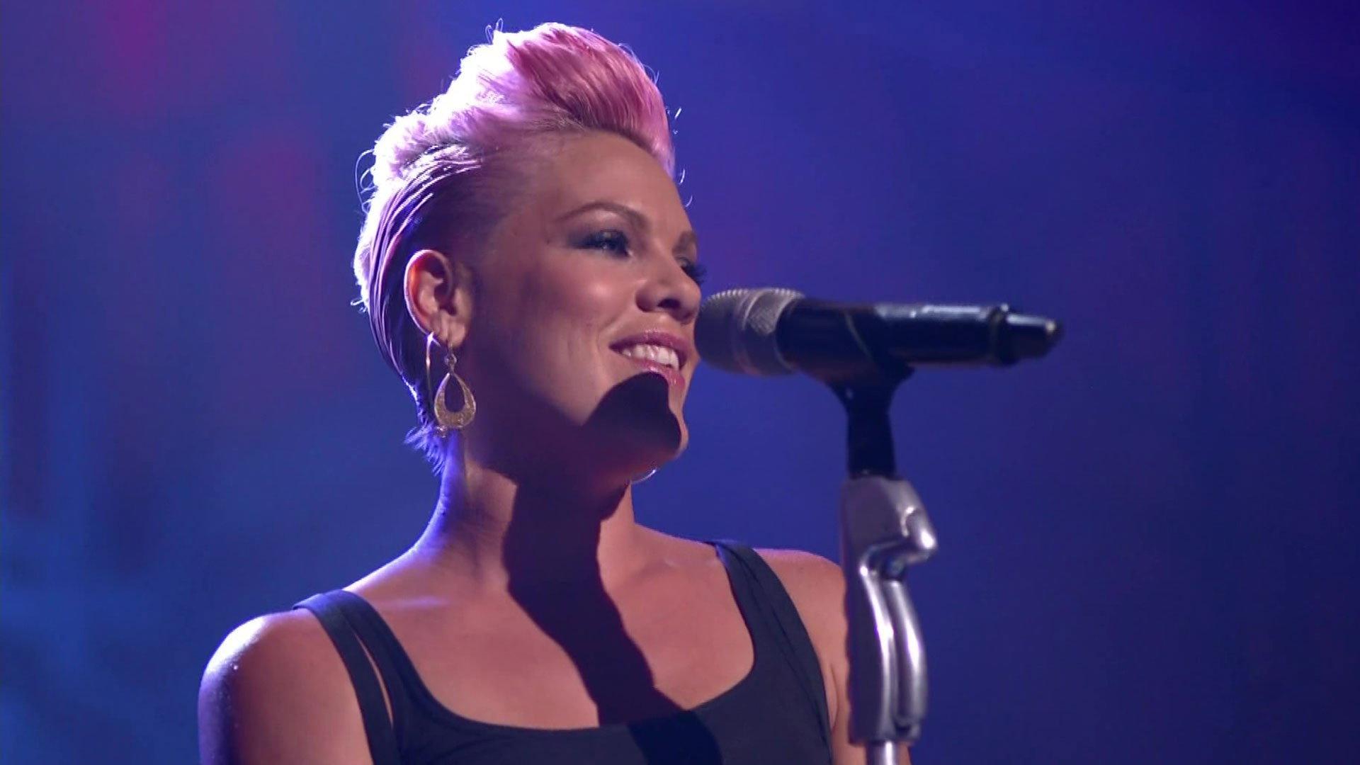 P!NK: VH1 Storytellers 2012 movie scene
