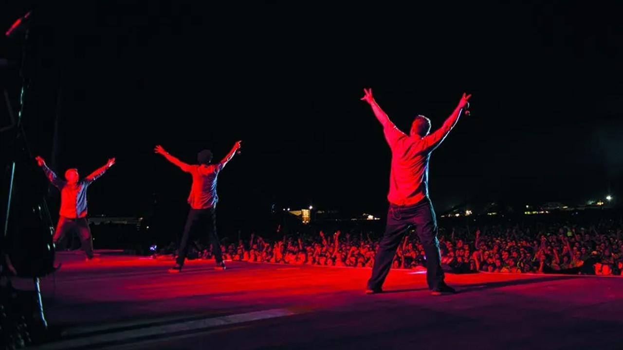 Beastie Boys: Live Bonnaroo Music and Arts Festival 2009 movie scene