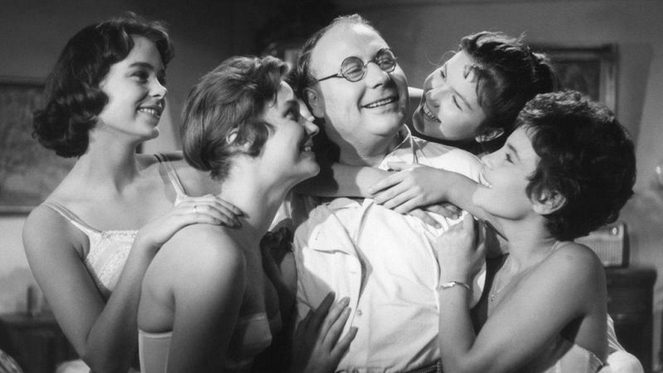 Vater, Mutter und neun Kinder 1958 movie scene