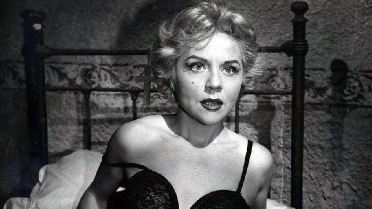 Dos basuras 1958 movie scene