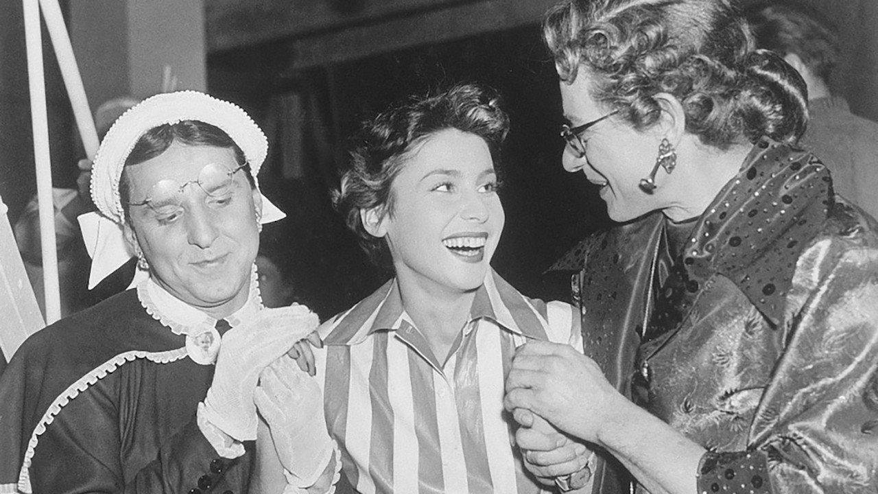 Fanfaren der Ehe 1953 movie scene
