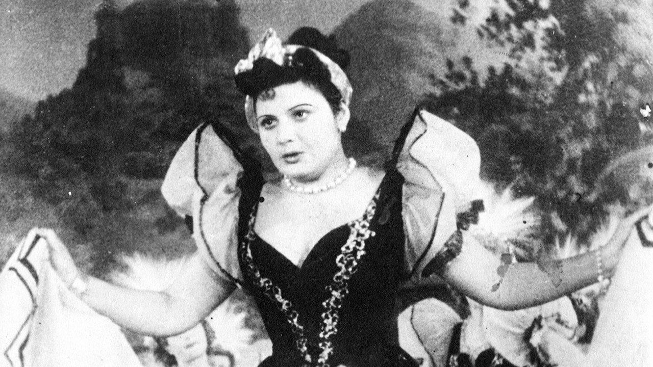 Actress 1943 movie scene