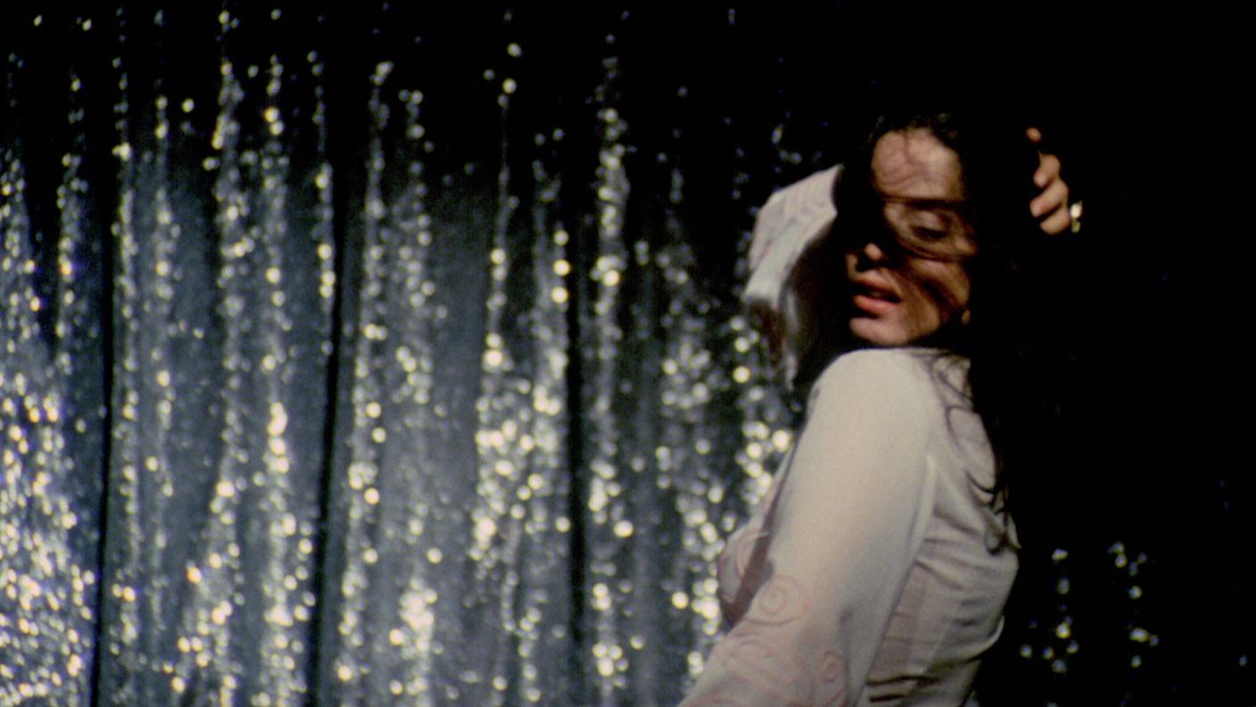 Gina 1975 movie scene