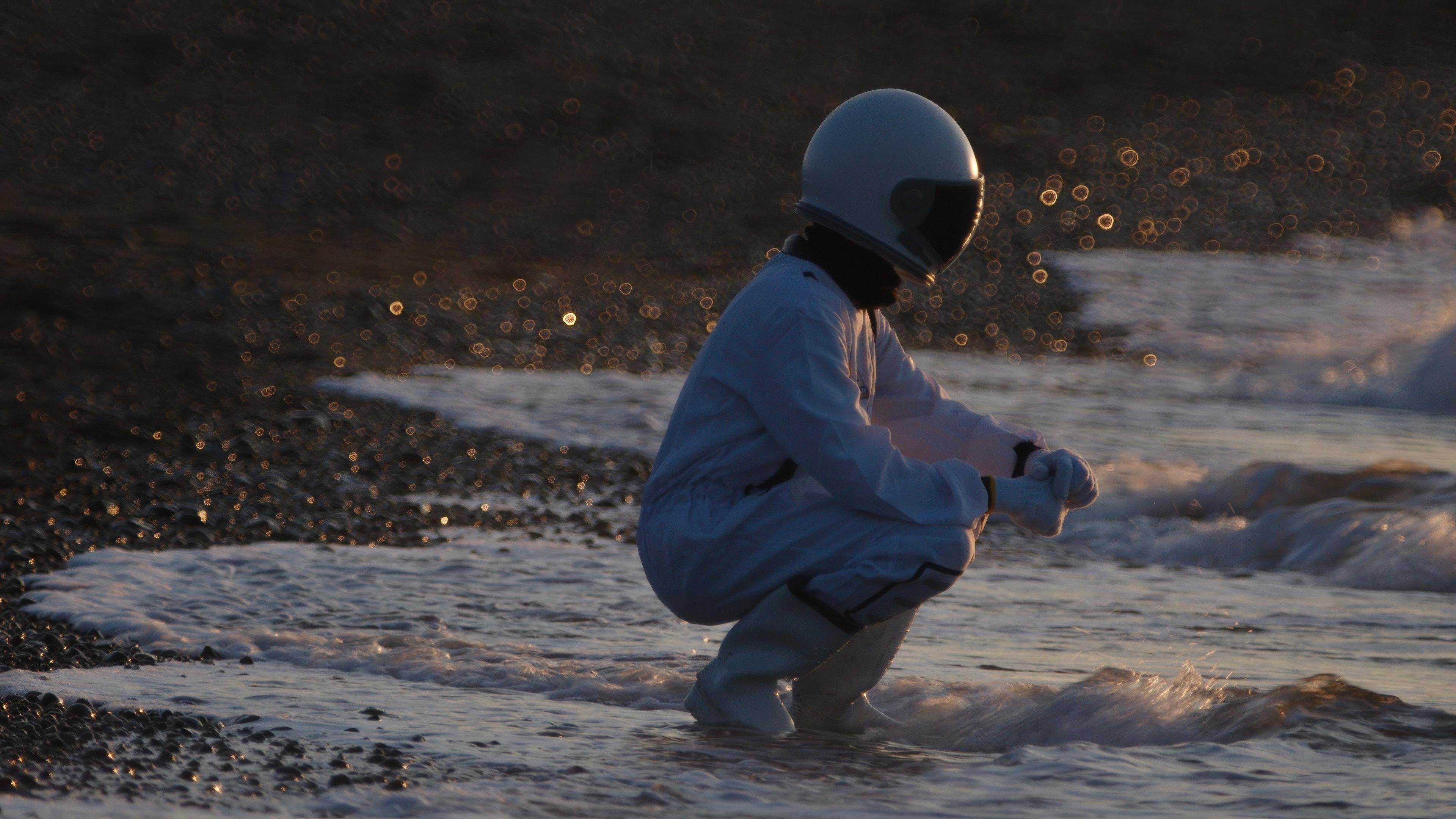 Me and The Spaceman 2025 movie scene