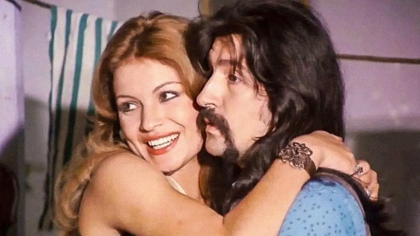 Dad, Make Me Marry 1975 movie scene